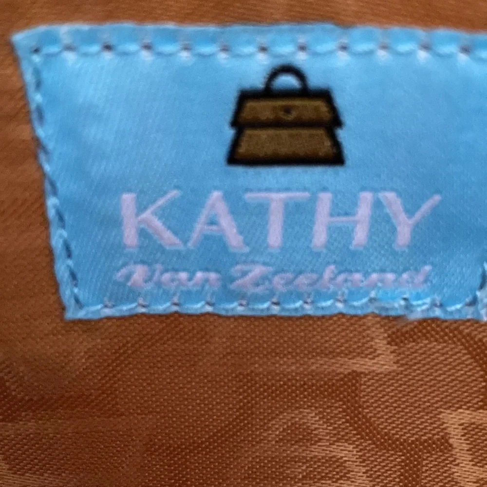 KATHY VAN ZEELAND.GORGEOUS RED PURSE! VERY WELL MADE. LIKE NEW. - Picture 15 of 16